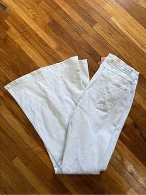 Judy Blue White Super Flare Jeans - Size 11/30 x 33 - JB8492
